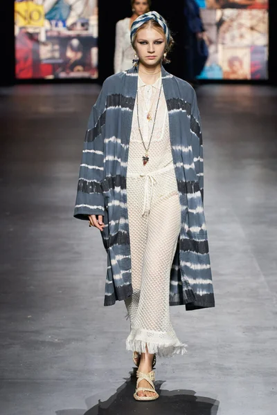 Look 35